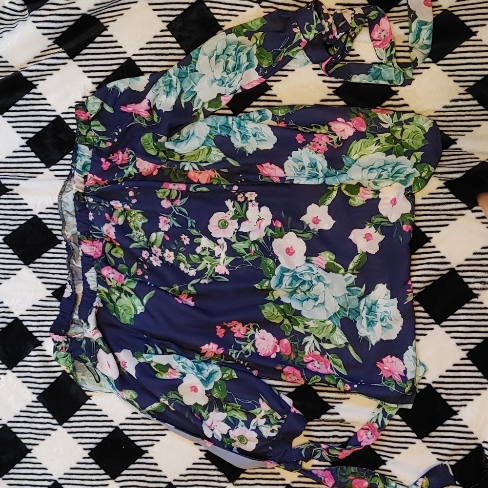 Stacy Frati, floral off the shoulder blouse top.